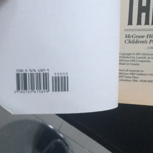 Thesaurus (Webster's Classic Reference Library, New Revised Edition) - Picture 6 of 7